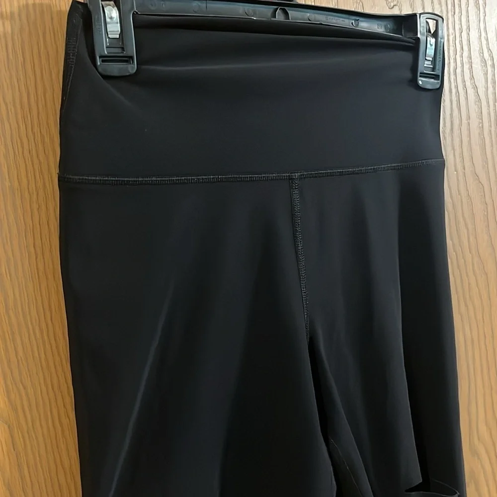 Alo Yoga‎ High Waisted Ripped Warrior Black Leggings Small